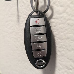 OEM Nissan Car Key Fob